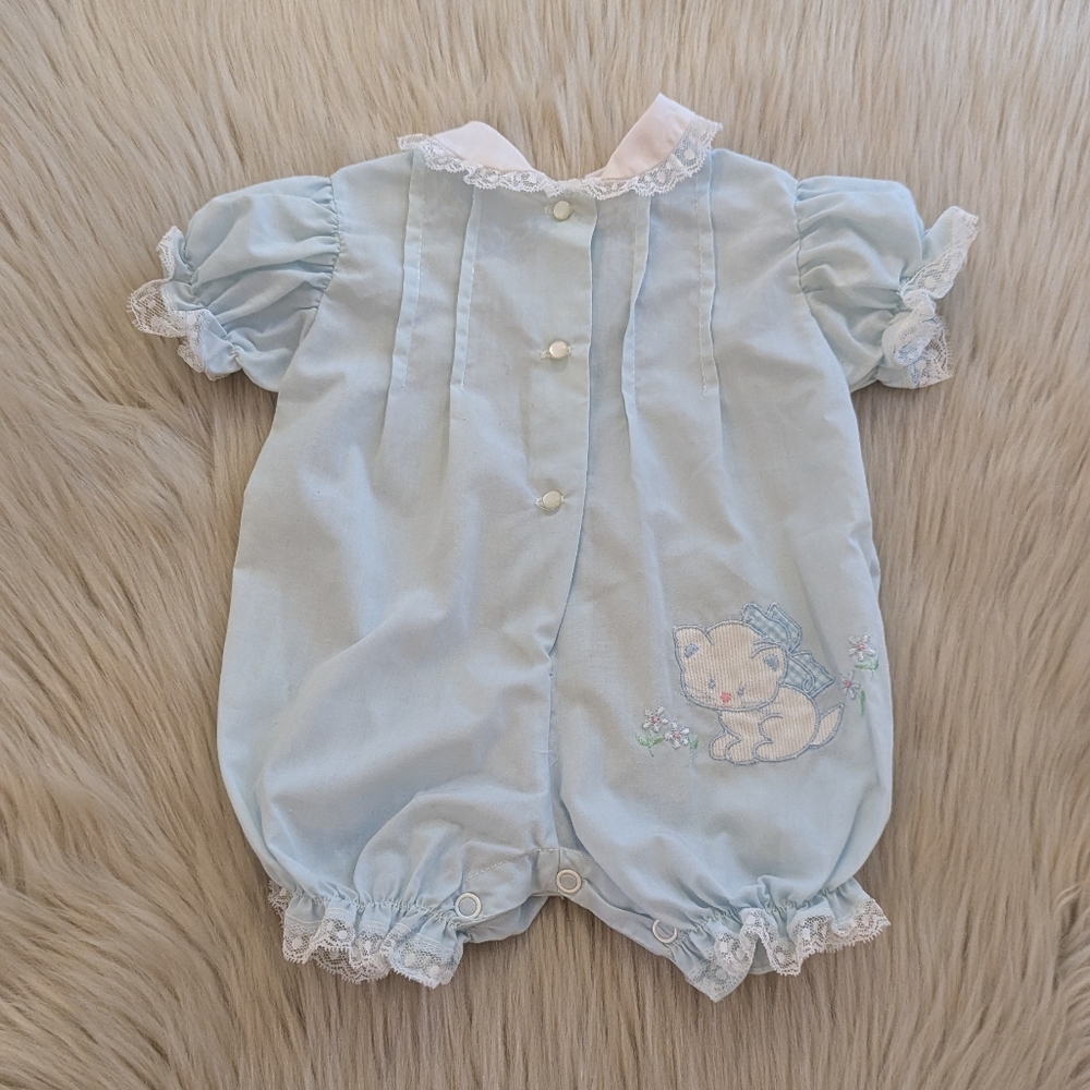 Vintage Crafle Togs pale blue romper with cute cat applica size 3-6M